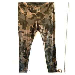 Camouflage leggings XL